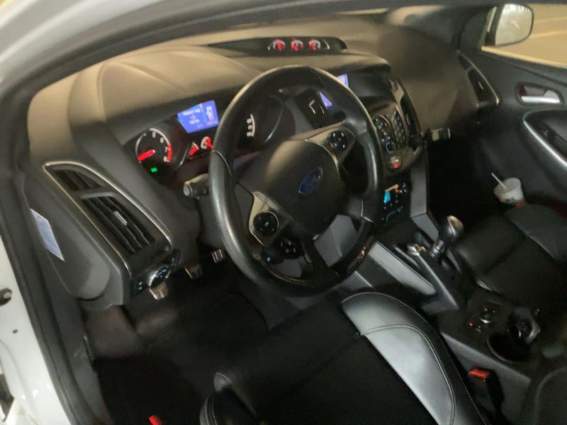 Ford Focus 2.0 EcoBoost ST 2013 – снимка 17