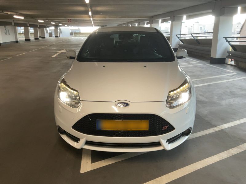 Ford Focus 2.0 EcoBoost ST 2013 – снимка 14