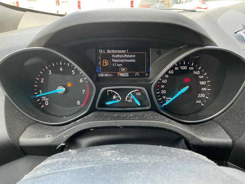 Ford Kuga 2.0 EcoBoost ST-Line — zdjęcie 13