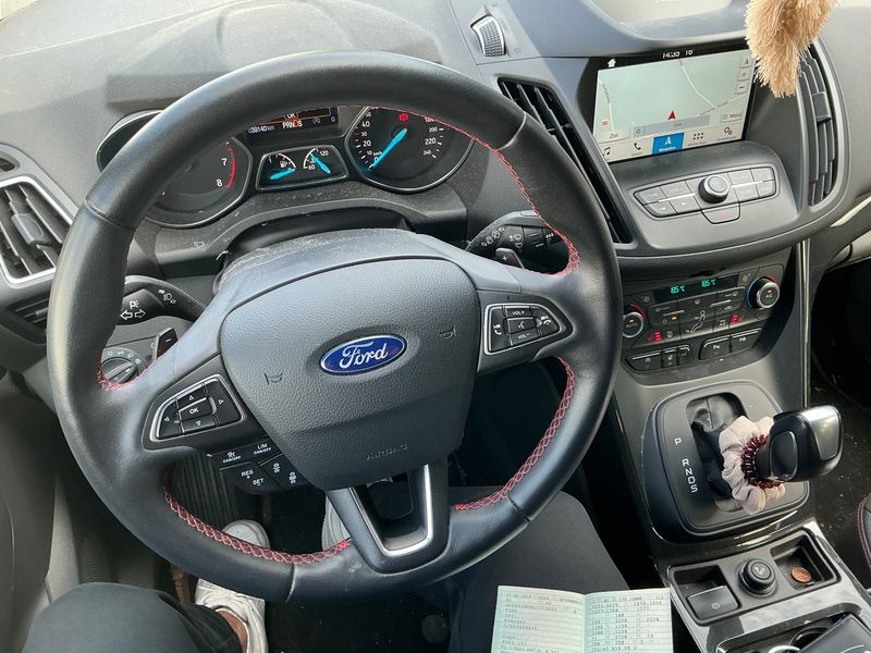 Ford Kuga 2.0 EcoBoost ST-Line — zdjęcie 12