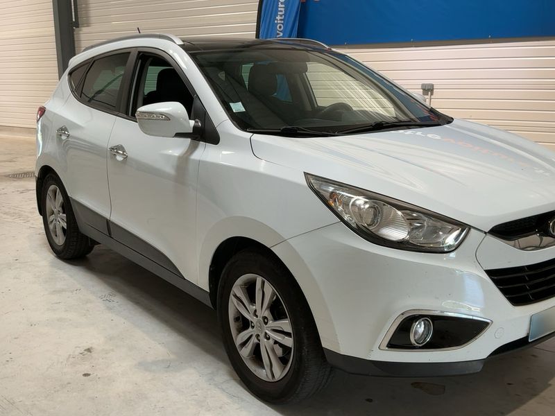 Hyundai ix35 2.0 CRDi Premium AWD — zdjęcie 8