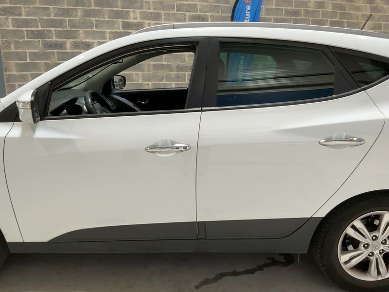 Hyundai ix35 2.0 CRDi Premium AWD — zdjęcie 4