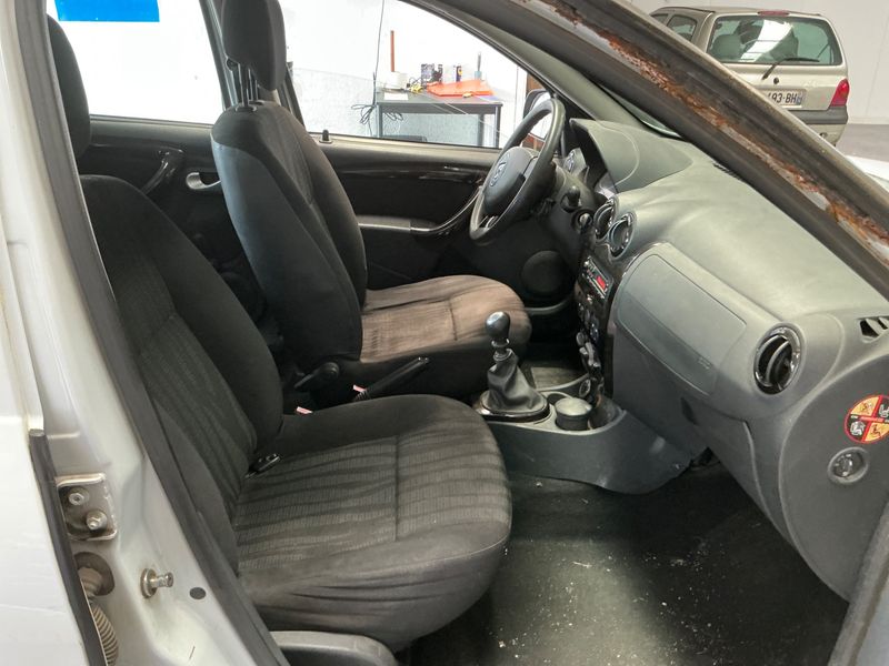 Dacia Duster 1.5 dCi Laureate 4x4 — zdjęcie 3