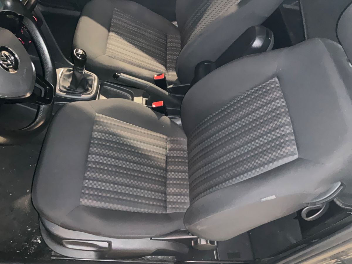 Volkswagen Polo 2015 — photo 28