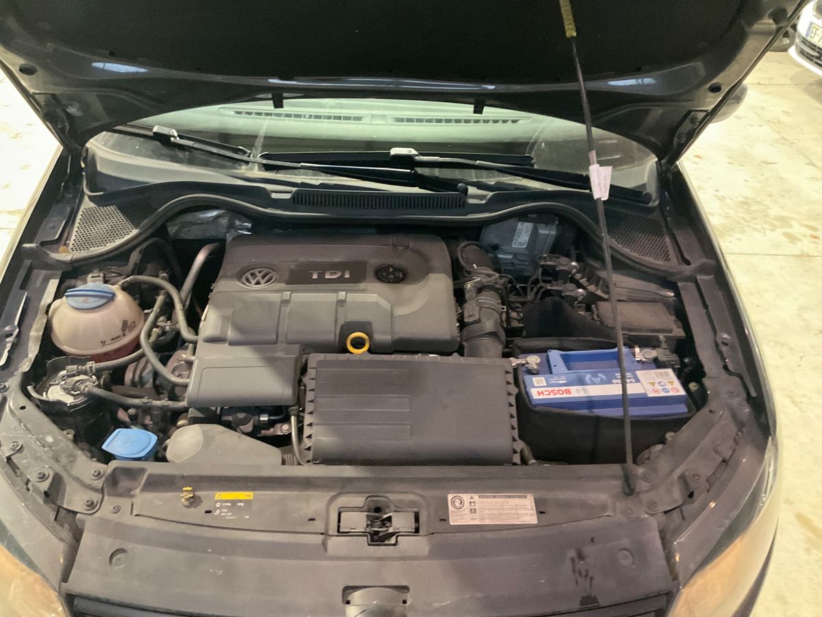 Volkswagen Polo 2015 — photo 35