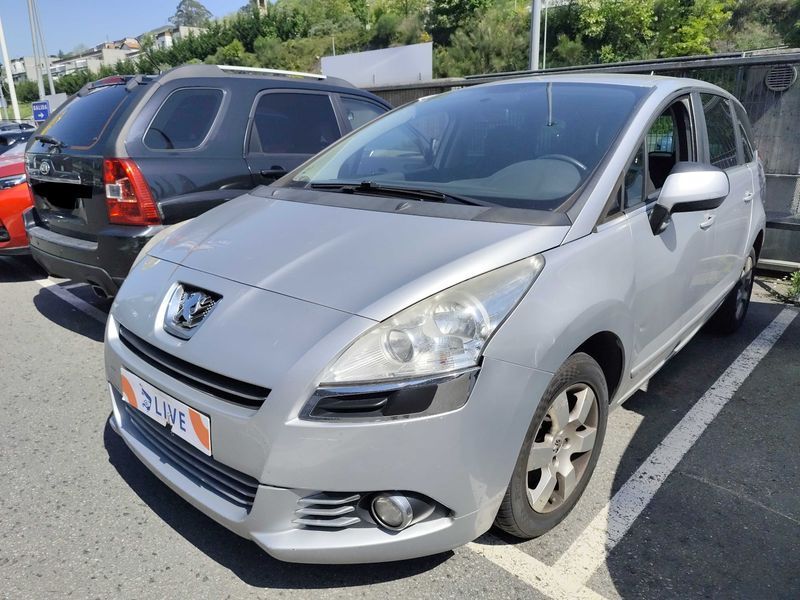 Peugeot 5008 2012