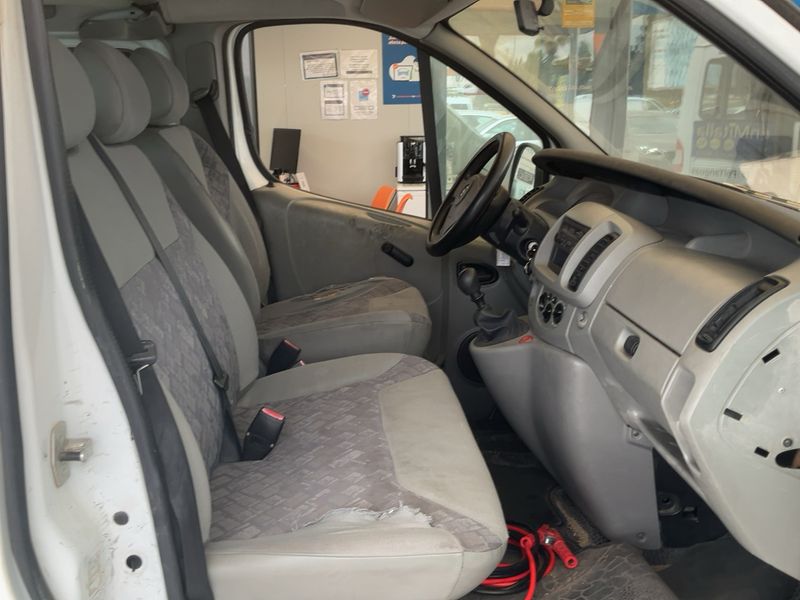 Opel Vivaro 1.9 CDTI Kombi L1H1 2,9t — zdjęcie 11