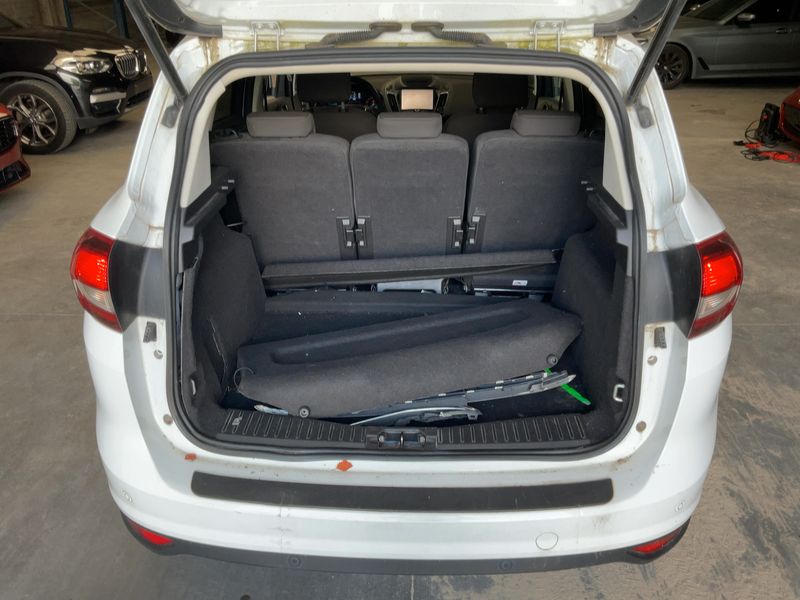 Ford C-Max 1.5 TDCi Titanium — zdjęcie 10
