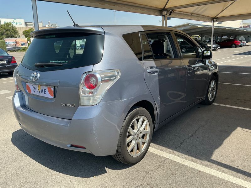 Toyota Verso 2.0 D-4D Advance — zdjęcie 2
