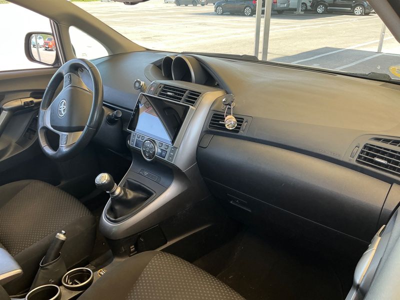 Toyota Verso 2.0 D-4D Advance — zdjęcie 3