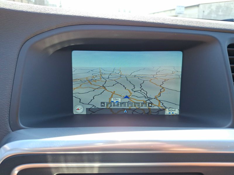 Volvo V60 2.4 D6 Plug-in Hybrid Summum AWD — zdjęcie 13