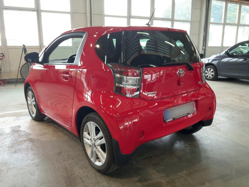 Toyota iQ 1.33 Dual VVT-i — zdjęcie 3