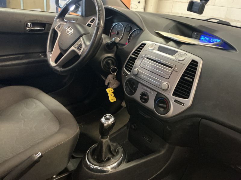 Hyundai i20 1.4 CRDi Classic 2011 – снимка 28