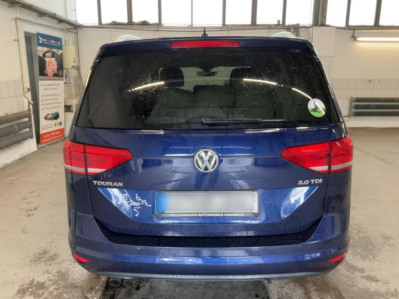 Volkswagen Touran 2.0 TDI Comfortline BlueMotion Tech — zdjęcie 5