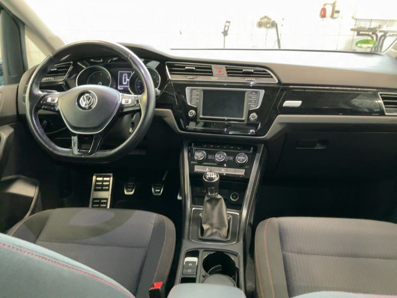 Volkswagen Touran 2.0 TDI Comfortline BlueMotion Tech — zdjęcie 12