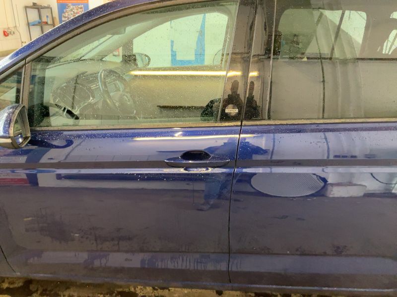 Volkswagen Touran 2.0 TDI Comfortline BlueMotion Tech — zdjęcie 4