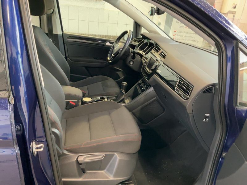 Volkswagen Touran 2.0 TDI Comfortline BlueMotion Tech — zdjęcie 11