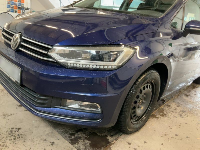 Volkswagen Touran 2.0 TDI Comfortline BlueMotion Tech — zdjęcie 2
