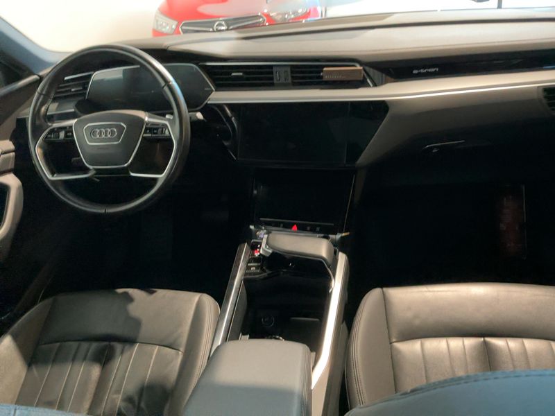 Audi e-tron Sportback 55 quattro S line — zdjęcie 12