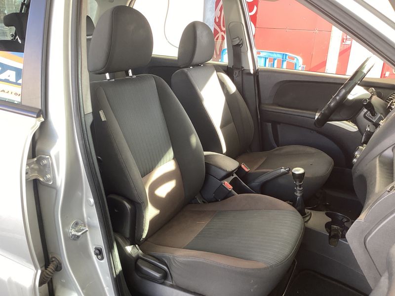 Kia Sportage 2.0 CRDi LX — zdjęcie 3