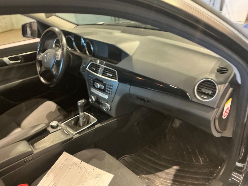 Mercedes-Benz C-Klasse C 200 CGI BlueEfficiency Classic 2011 – снимка 21