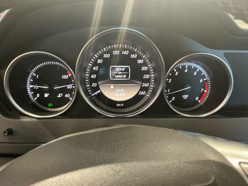 Mercedes-Benz C-Klasse C 200 CGI BlueEfficiency Classic 2011 – снимка 18