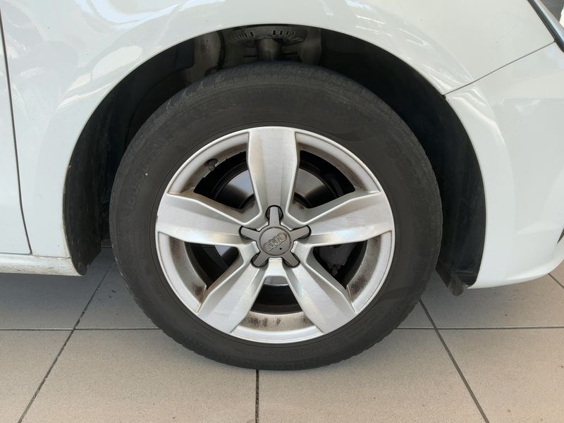 Audi A1 Sportback 1.0 TFSI 2015 – снимка 11