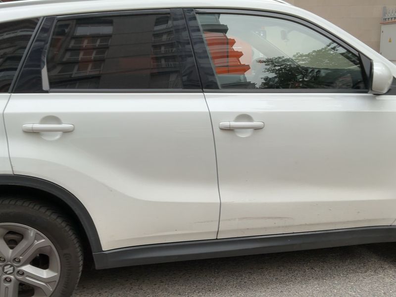 Suzuki Vitara 1.6 DDiS GLE 4x4 — zdjęcie 7