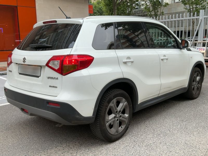 Suzuki Vitara 1.6 DDiS GLE 4x4 — zdjęcie 6