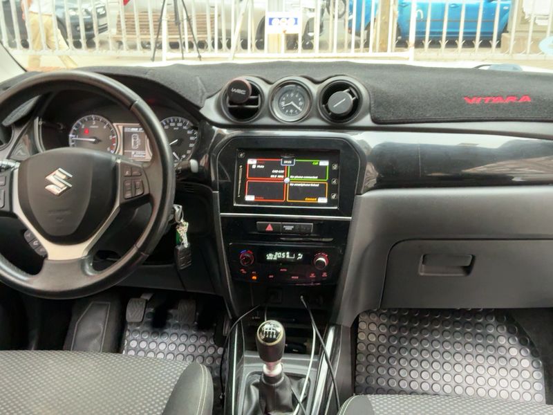 Suzuki Vitara 1.6 DDiS GLE 4x4 — zdjęcie 12