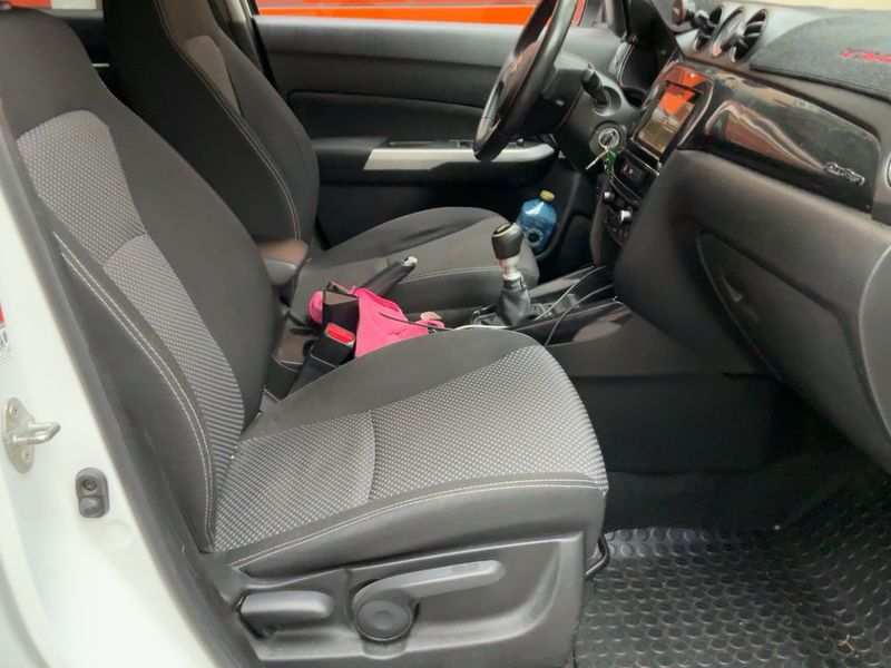 Suzuki Vitara 1.6 DDiS GLE 4x4 — zdjęcie 11