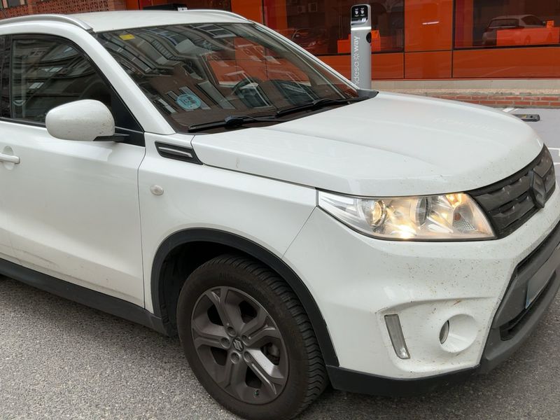 Suzuki Vitara 1.6 DDiS GLE 4x4 — zdjęcie 8