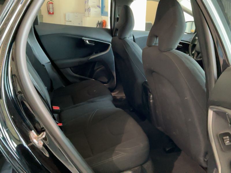 Volvo V40 2.0 D2 — zdjęcie 14