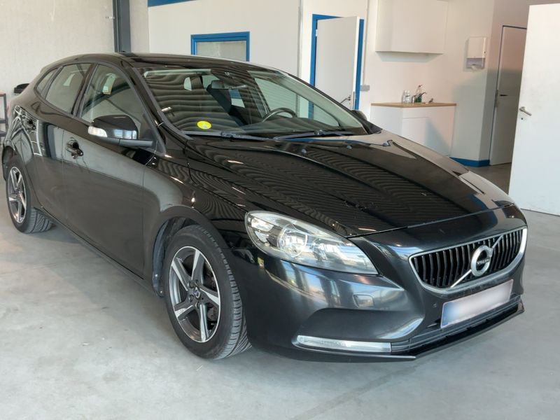 Volvo V40 2.0 D2 — zdjęcie 8