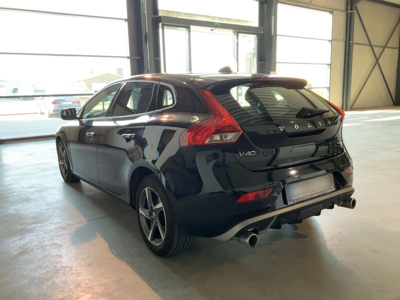 Volvo V40 2.0 D2 — zdjęcie 3