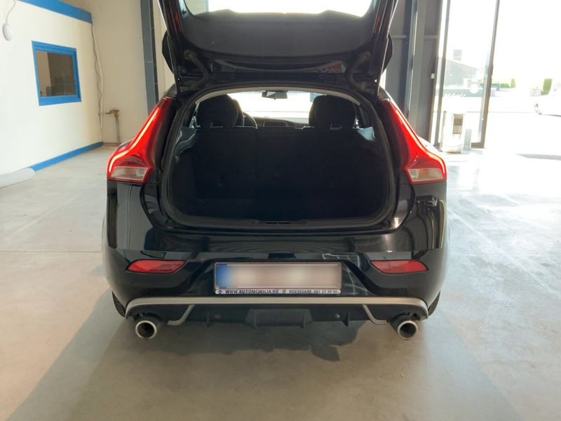 Volvo V40 2.0 D2 — zdjęcie 10