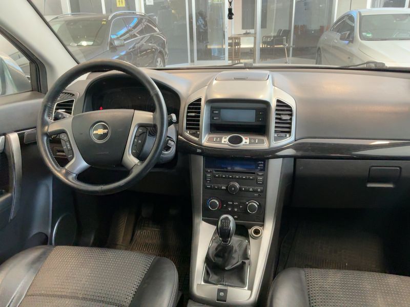 Chevrolet Captiva 2.4 LT 2WD — zdjęcie 12