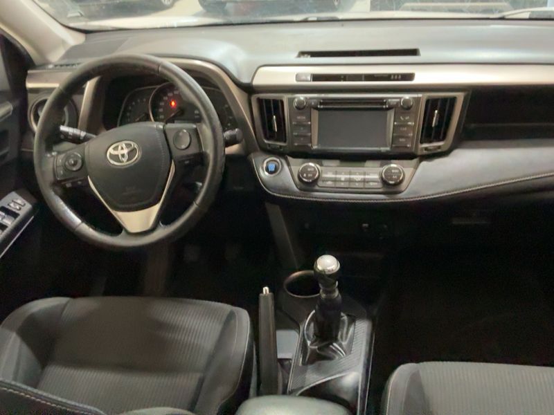 Toyota RAV 4 2.0 D-4D Life — zdjęcie 12
