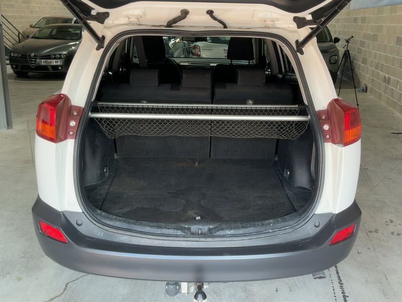 Toyota RAV 4 2.0 D-4D Life — zdjęcie 10