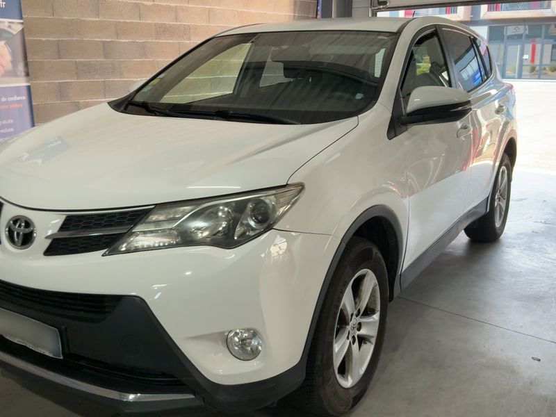 Toyota RAV 4 2.0 D-4D Life — zdjęcie 2