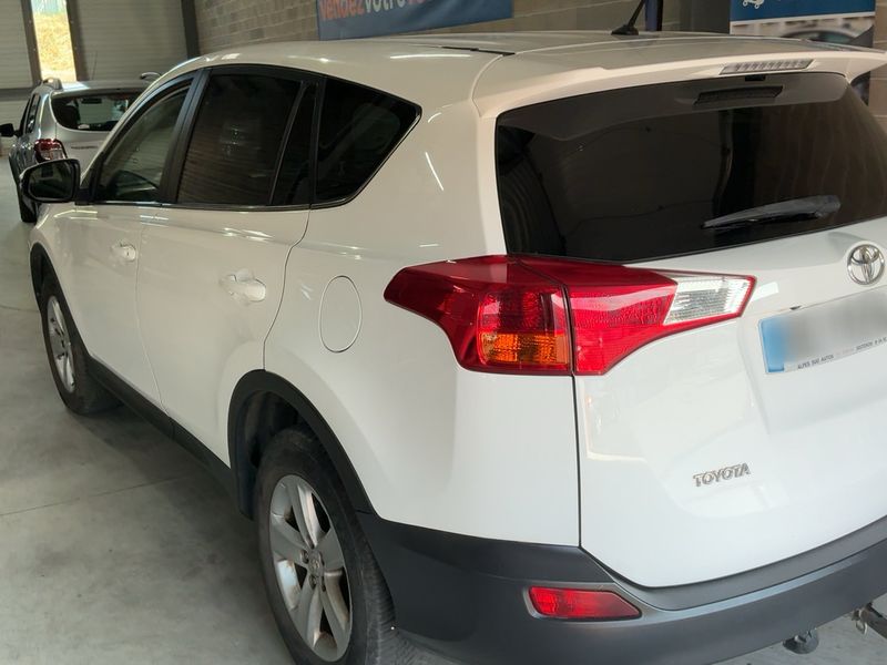 Toyota RAV 4 2.0 D-4D Life — zdjęcie 3