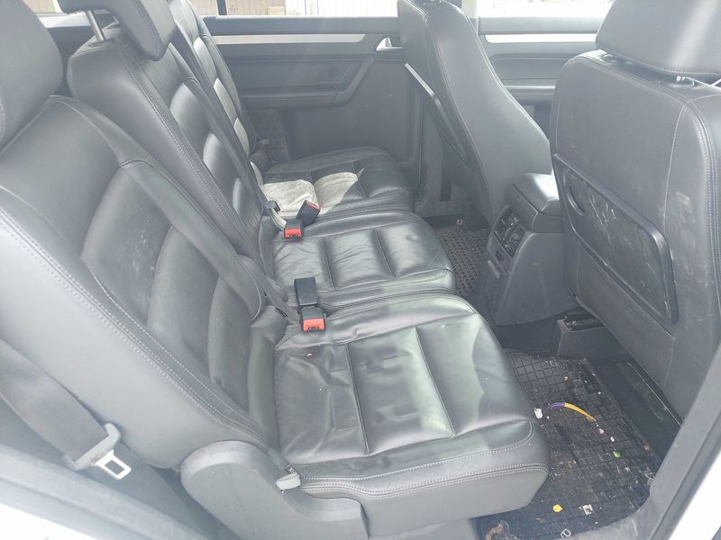 Volkswagen Touran 2.0 TDI Highline — zdjęcie 14