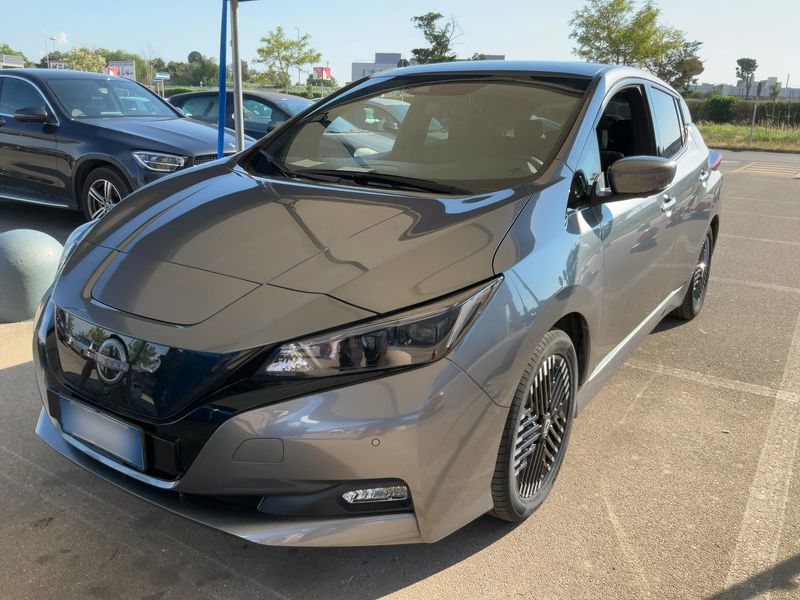 Nissan Leaf electric drive 110 kW N-Connecta