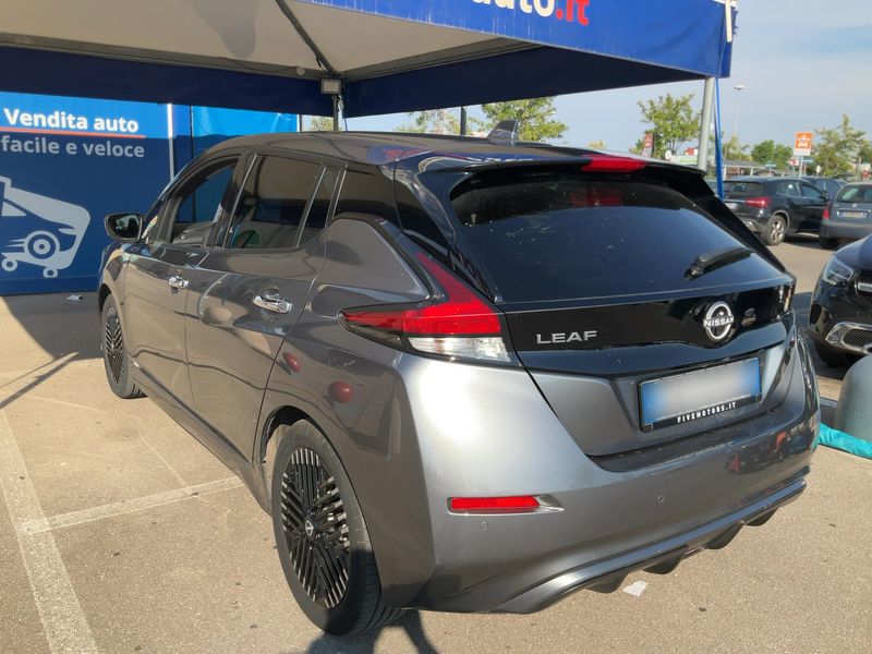 Nissan Leaf electric drive 110 kW N-Connecta — zdjęcie 3
