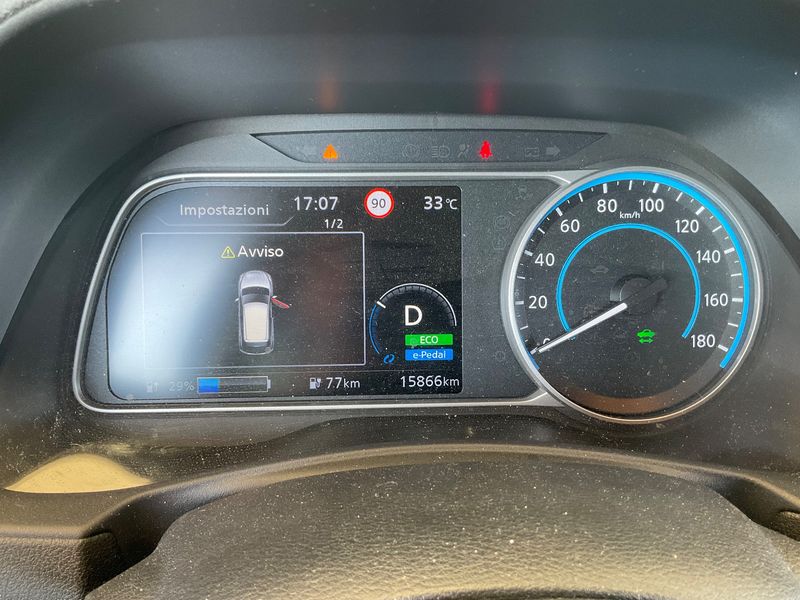 Nissan Leaf electric drive 110 kW N-Connecta — zdjęcie 13