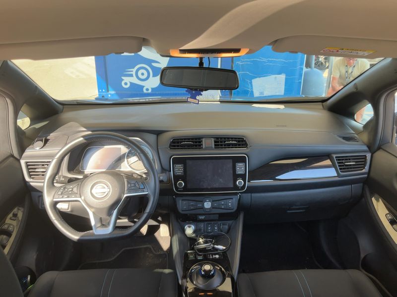 Nissan Leaf electric drive 110 kW N-Connecta — zdjęcie 12