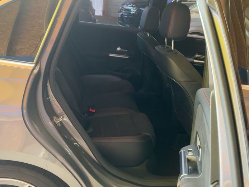 Mercedes-Benz B-Klasse B 220 d AMG Line — zdjęcie 14