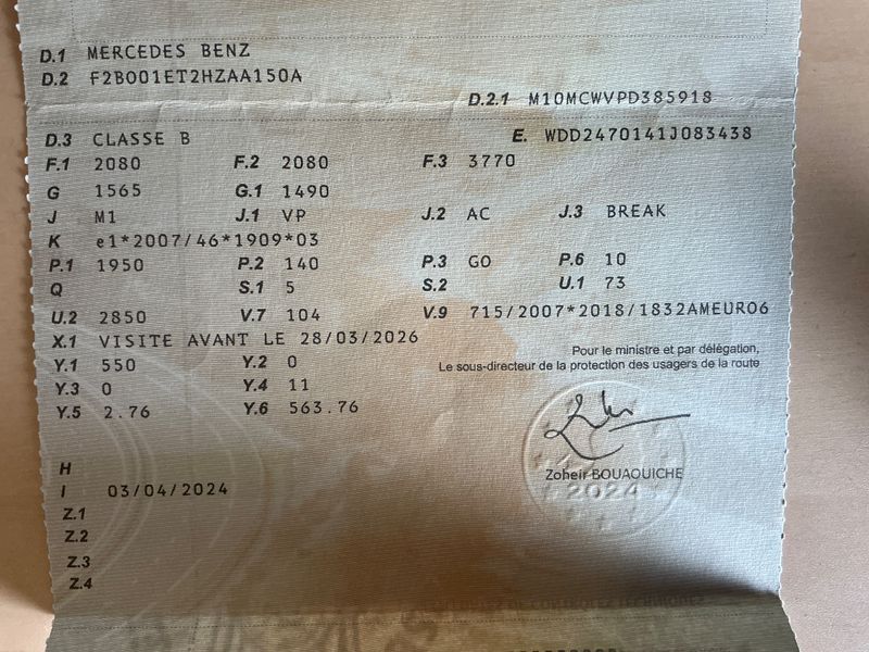 Mercedes-Benz B-Klasse B 220 d AMG Line — zdjęcie 15