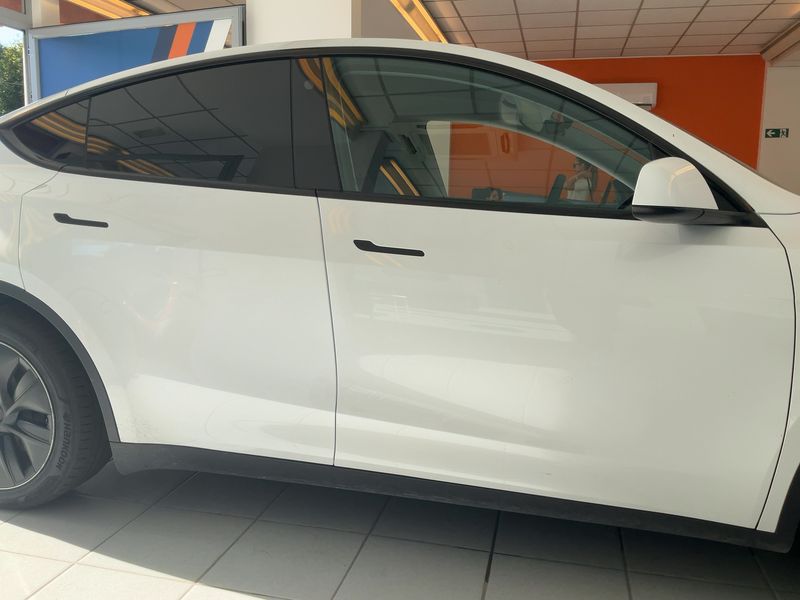 Tesla Model Y Standard Range — zdjęcie 7