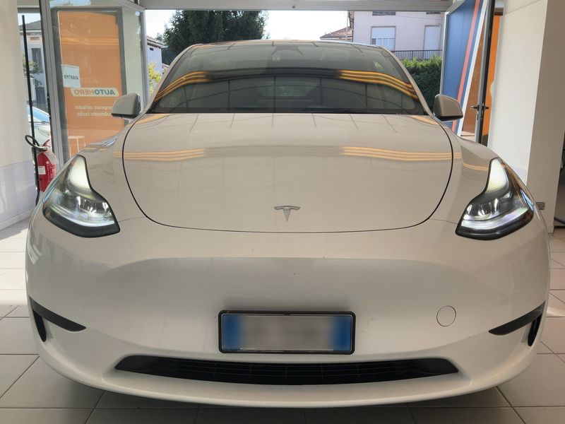 Tesla Model Y Standard Range — zdjęcie 9